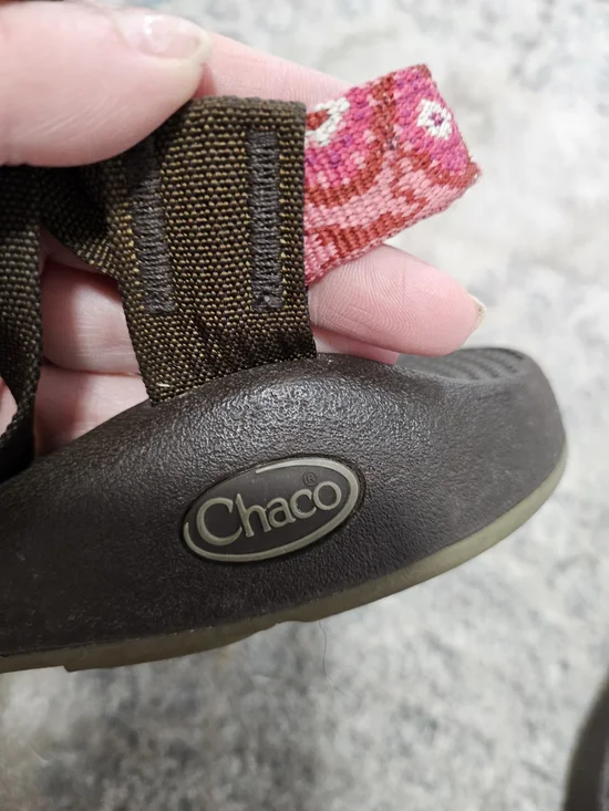 🏕 Chaco Women's Size 7 Pink & Brown Toe Loop Strappy Outdoor Sandals 🏕 - Picture 3 of 6
